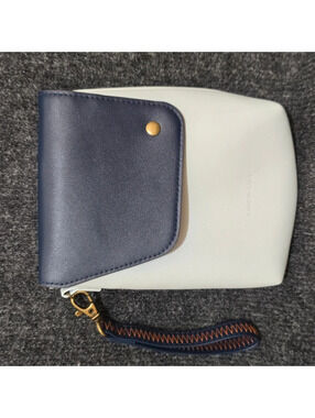 Raven + Lily American Airlines Amenity Pouch Wristlet Blue Cream Vegan Leather